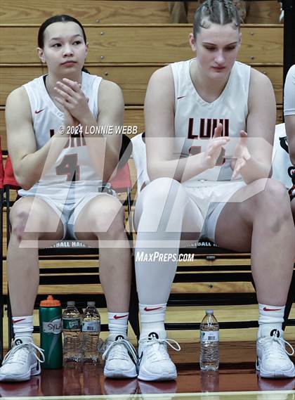 Thumbnail 3 in Etiwanda vs. Long Island Lutheran (Spalding Hoophall Classic) photogallery.