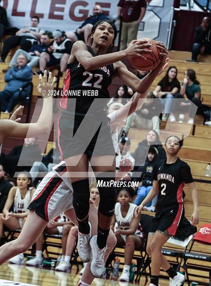 Thumbnail 2 in Etiwanda vs. Long Island Lutheran (Spalding Hoophall Classic) photogallery.