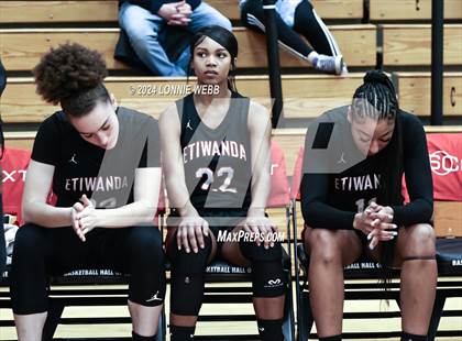 Thumbnail 3 in Etiwanda vs. Long Island Lutheran (Spalding Hoophall Classic) photogallery.