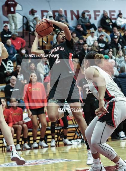 Thumbnail 1 in Etiwanda vs. Long Island Lutheran (Spalding Hoophall Classic) photogallery.