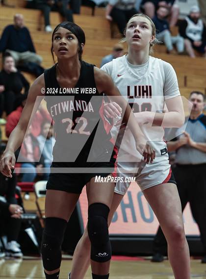 Thumbnail 1 in Etiwanda vs. Long Island Lutheran (Spalding Hoophall Classic) photogallery.