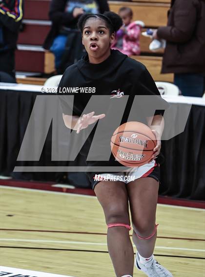 Thumbnail 2 in Etiwanda vs. Long Island Lutheran (Spalding Hoophall Classic) photogallery.