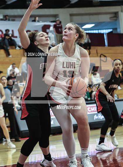 Thumbnail 3 in Etiwanda vs. Long Island Lutheran (Spalding Hoophall Classic) photogallery.