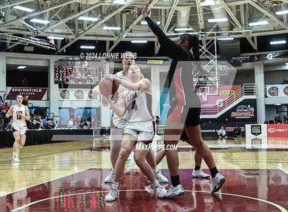 Thumbnail 3 in Etiwanda vs. Long Island Lutheran (Spalding Hoophall Classic) photogallery.