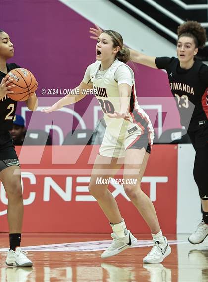 Thumbnail 1 in Etiwanda vs. Long Island Lutheran (Spalding Hoophall Classic) photogallery.
