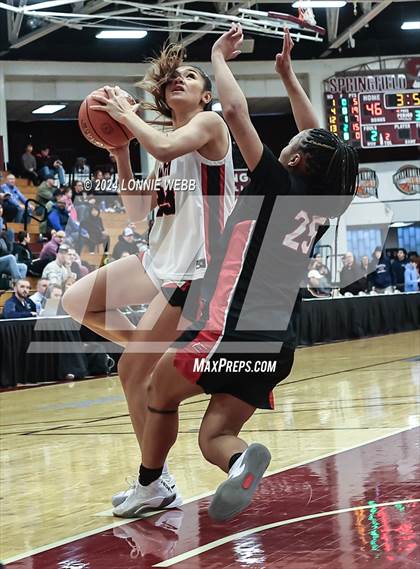 Thumbnail 3 in Etiwanda vs. Long Island Lutheran (Spalding Hoophall Classic) photogallery.