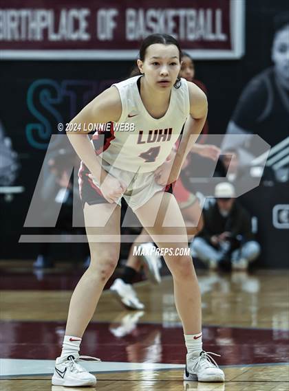 Thumbnail 2 in Etiwanda vs. Long Island Lutheran (Spalding Hoophall Classic) photogallery.