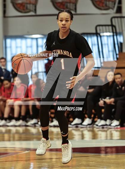 Thumbnail 1 in Etiwanda vs. Long Island Lutheran (Spalding Hoophall Classic) photogallery.