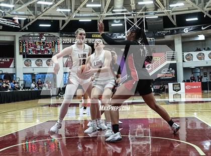 Thumbnail 1 in Etiwanda vs. Long Island Lutheran (Spalding Hoophall Classic) photogallery.