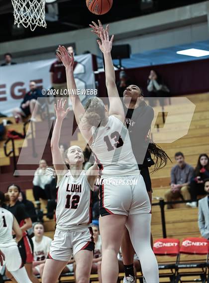 Thumbnail 2 in Etiwanda vs. Long Island Lutheran (Spalding Hoophall Classic) photogallery.