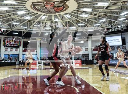 Thumbnail 3 in Etiwanda vs. Long Island Lutheran (Spalding Hoophall Classic) photogallery.