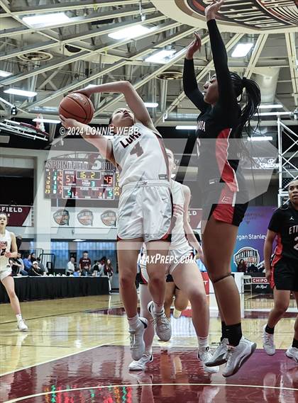 Thumbnail 2 in Etiwanda vs. Long Island Lutheran (Spalding Hoophall Classic) photogallery.