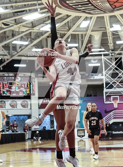Thumbnail 1 in Etiwanda vs. Long Island Lutheran (Spalding Hoophall Classic) photogallery.
