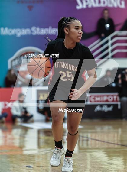 Thumbnail 1 in Etiwanda vs. Long Island Lutheran (Spalding Hoophall Classic) photogallery.
