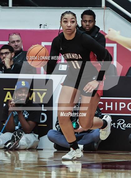 Thumbnail 1 in Etiwanda vs. Long Island Lutheran (Spalding Hoophall Classic) photogallery.
