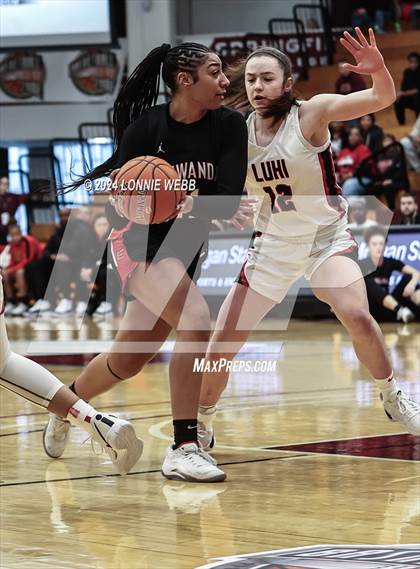 Thumbnail 2 in Etiwanda vs. Long Island Lutheran (Spalding Hoophall Classic) photogallery.