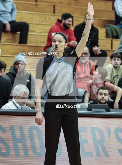 Thumbnail 1 in Etiwanda vs. Long Island Lutheran (Spalding Hoophall Classic) photogallery.