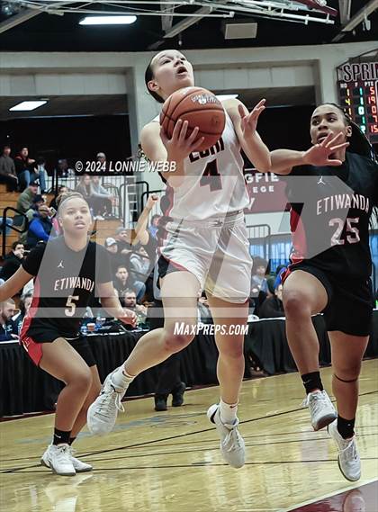Thumbnail 3 in Etiwanda vs. Long Island Lutheran (Spalding Hoophall Classic) photogallery.