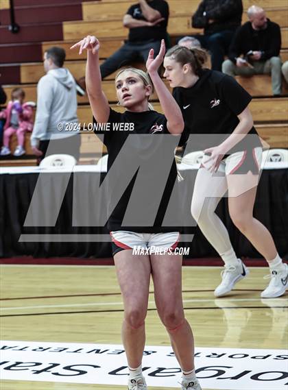 Thumbnail 1 in Etiwanda vs. Long Island Lutheran (Spalding Hoophall Classic) photogallery.