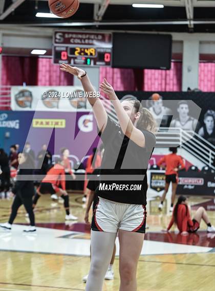 Thumbnail 1 in Etiwanda vs. Long Island Lutheran (Spalding Hoophall Classic) photogallery.