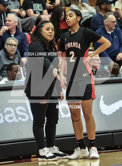 Thumbnail 2 in Etiwanda vs. Long Island Lutheran (Spalding Hoophall Classic) photogallery.