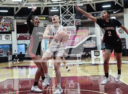 Thumbnail 1 in Etiwanda vs. Long Island Lutheran (Spalding Hoophall Classic) photogallery.