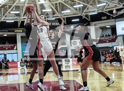 Thumbnail 2 in Etiwanda vs. Long Island Lutheran (Spalding Hoophall Classic) photogallery.