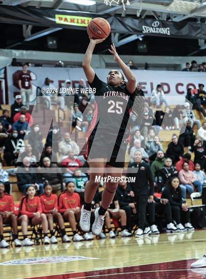 Thumbnail 1 in Etiwanda vs. Long Island Lutheran (Spalding Hoophall Classic) photogallery.