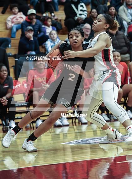 Thumbnail 2 in Etiwanda vs. Long Island Lutheran (Spalding Hoophall Classic) photogallery.
