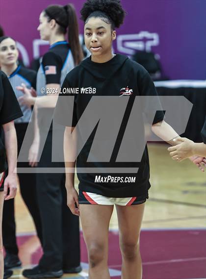 Thumbnail 1 in Etiwanda vs. Long Island Lutheran (Spalding Hoophall Classic) photogallery.