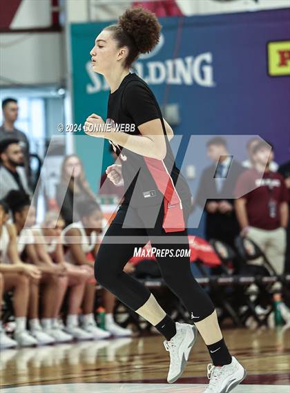 Thumbnail 2 in Etiwanda vs. Long Island Lutheran (Spalding Hoophall Classic) photogallery.