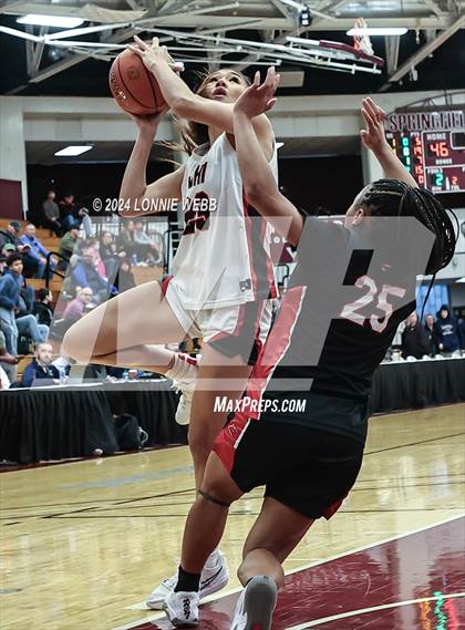 Thumbnail 1 in Etiwanda vs. Long Island Lutheran (Spalding Hoophall Classic) photogallery.