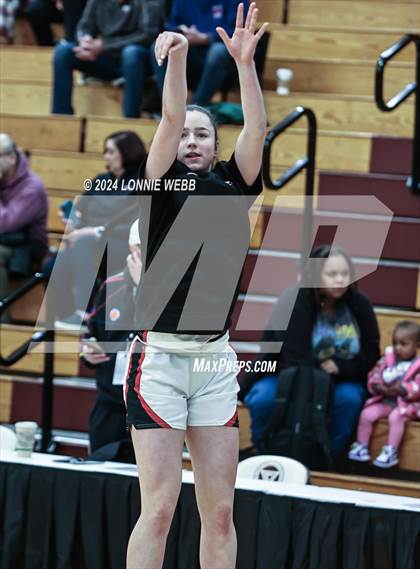 Thumbnail 1 in Etiwanda vs. Long Island Lutheran (Spalding Hoophall Classic) photogallery.