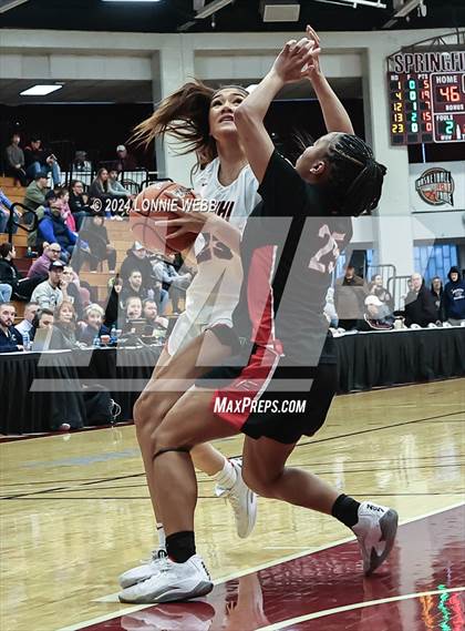 Thumbnail 1 in Etiwanda vs. Long Island Lutheran (Spalding Hoophall Classic) photogallery.