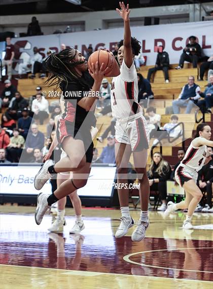 Thumbnail 3 in Etiwanda vs. Long Island Lutheran (Spalding Hoophall Classic) photogallery.