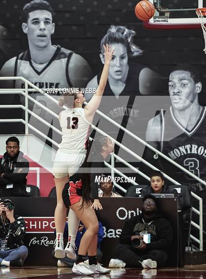 Thumbnail 3 in Etiwanda vs. Long Island Lutheran (Spalding Hoophall Classic) photogallery.