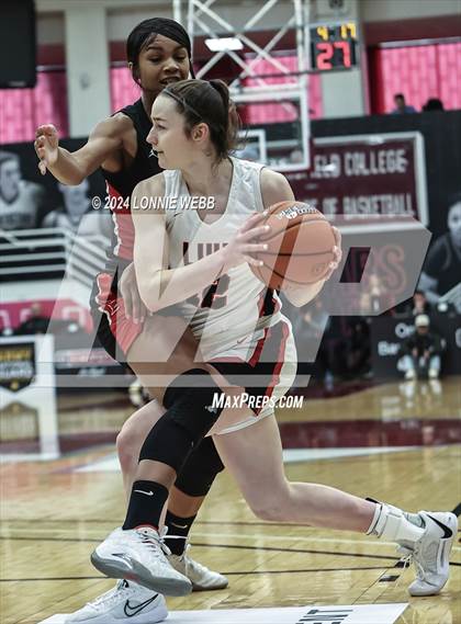 Thumbnail 1 in Etiwanda vs. Long Island Lutheran (Spalding Hoophall Classic) photogallery.