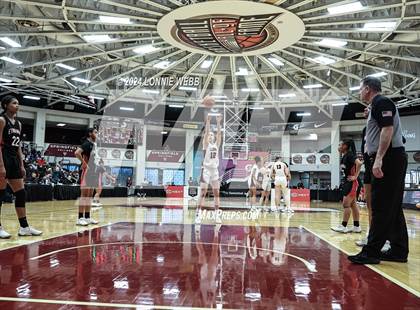 Thumbnail 2 in Etiwanda vs. Long Island Lutheran (Spalding Hoophall Classic) photogallery.