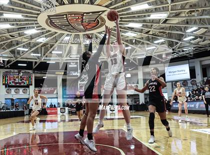 Thumbnail 2 in Etiwanda vs. Long Island Lutheran (Spalding Hoophall Classic) photogallery.