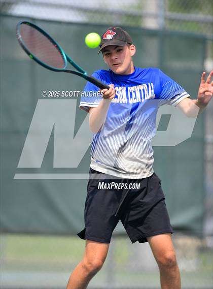 Thumbnail 3 in District 9AA Individual Tournament Day 3 (Memorial Park) photogallery.