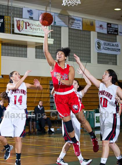 Thumbnail 2 in Rio Mesa vs  Bellarmine-Jefferson (Santa Barbara Tournament of Champions) photogallery.