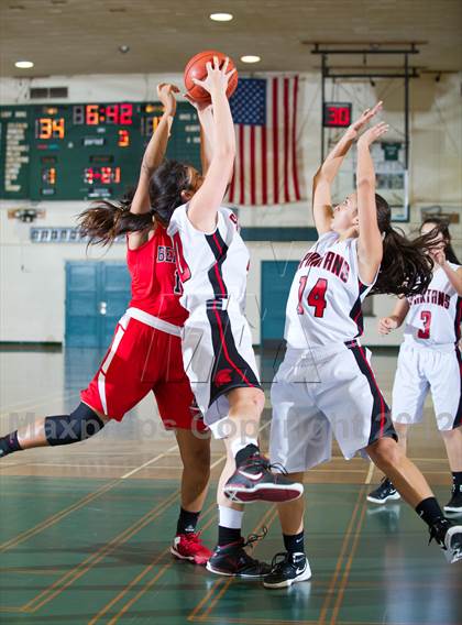 Thumbnail 3 in Rio Mesa vs  Bellarmine-Jefferson (Santa Barbara Tournament of Champions) photogallery.