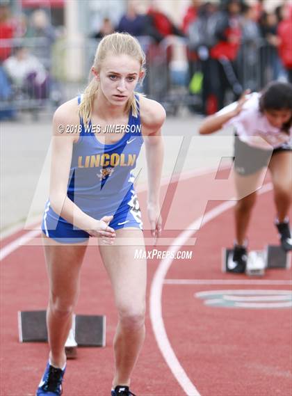 Thumbnail 3 in 4th Annual Randy Sturgeon Invitational (100, 100 HH, 300 LH, 400) photogallery.