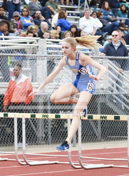 Thumbnail 2 in 4th Annual Randy Sturgeon Invitational (100, 100 HH, 300 LH, 400) photogallery.