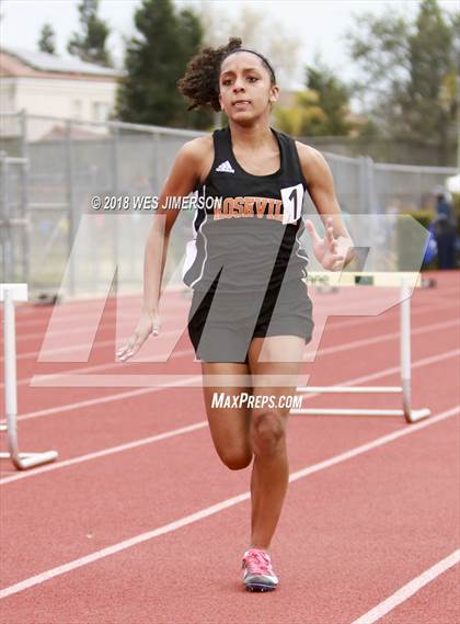 Thumbnail 2 in 4th Annual Randy Sturgeon Invitational (100, 100 HH, 300 LH, 400) photogallery.