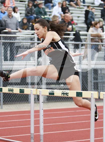 Thumbnail 2 in 4th Annual Randy Sturgeon Invitational (100, 100 HH, 300 LH, 400) photogallery.