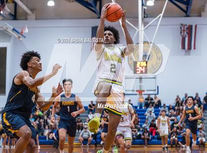 Thumbnail 2 in Punahou vs. Leilehua (HHSAA Division 1 Semifinal) photogallery.