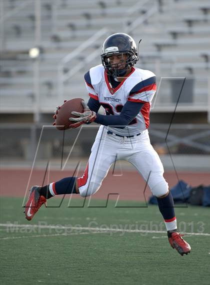 Thumbnail 3 in Bonita Vista vs. Montgomery photogallery.