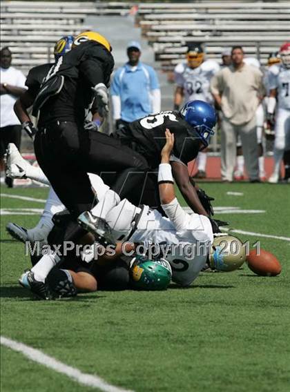 Thumbnail 1 in Inner City Classic (Crenshaw HS) photogallery.