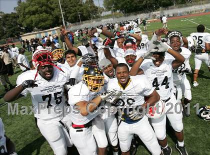 Thumbnail 1 in Inner City Classic (Crenshaw HS) photogallery.